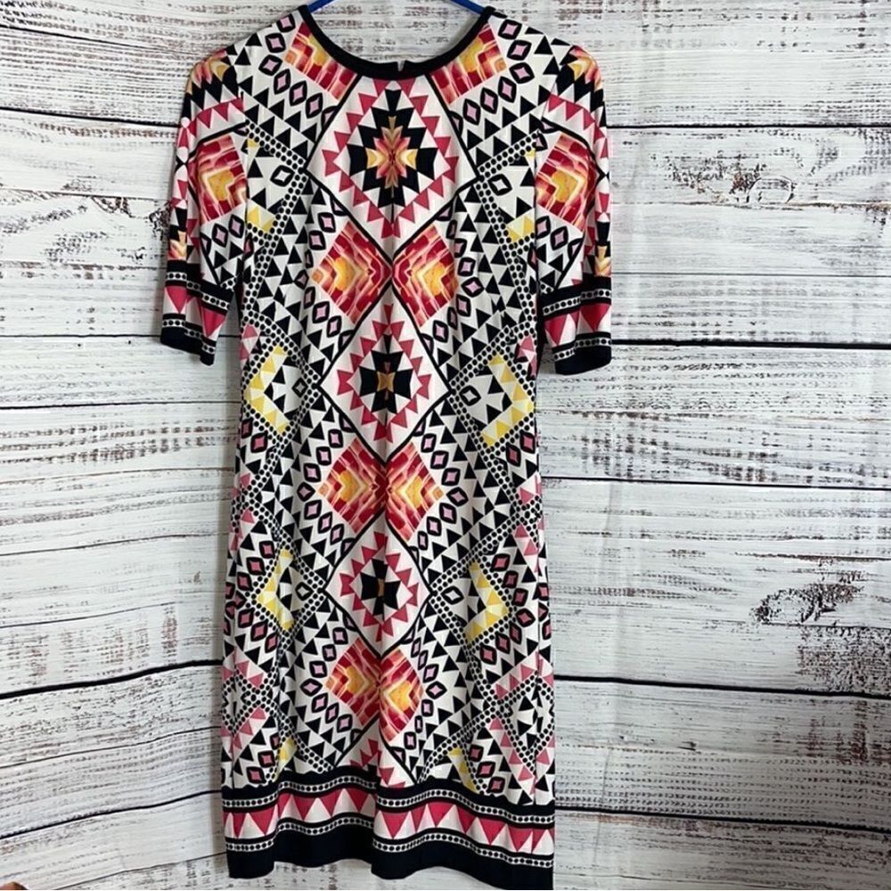 ‎Eliza J Dress Womens size 4 Shift Jersey short sleeve tribal print Stretch Mini